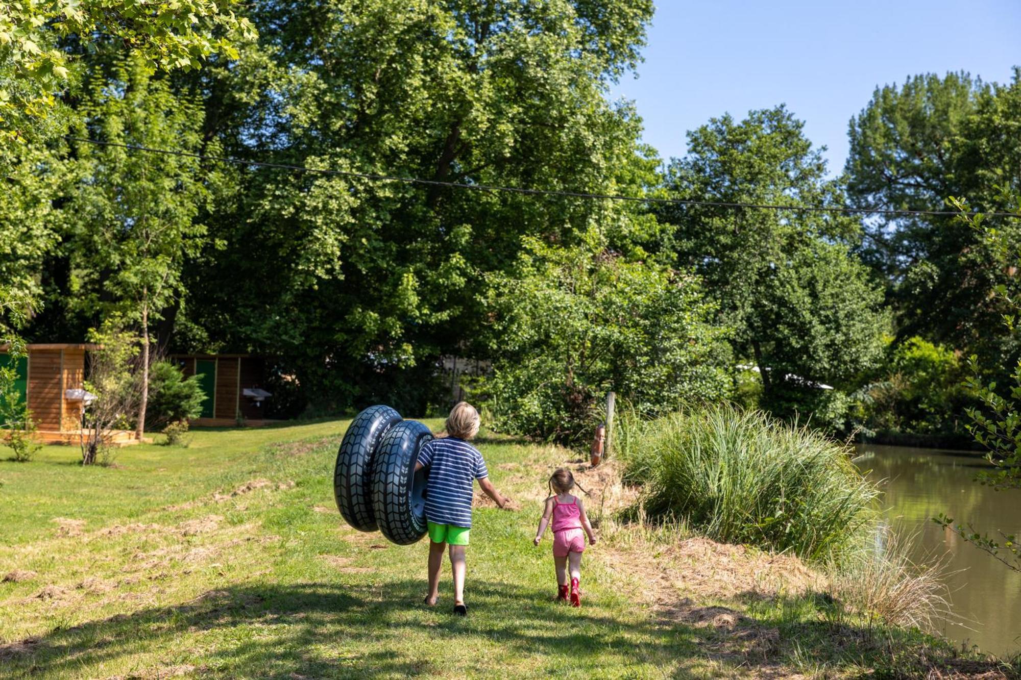 Camping Rcn Le Moulin De La Pique Belvès Esterno foto