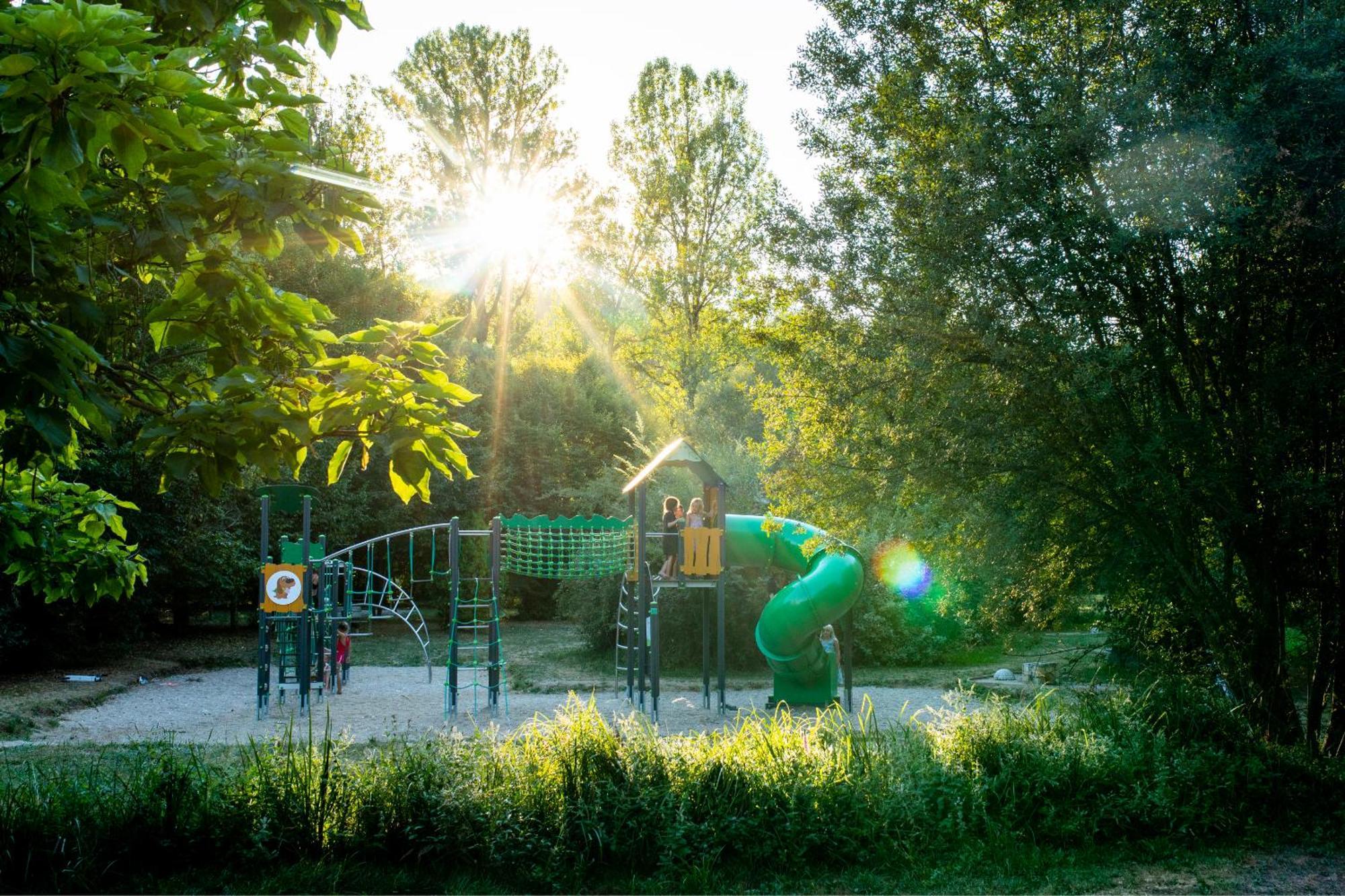 Camping Rcn Le Moulin De La Pique Belvès Esterno foto